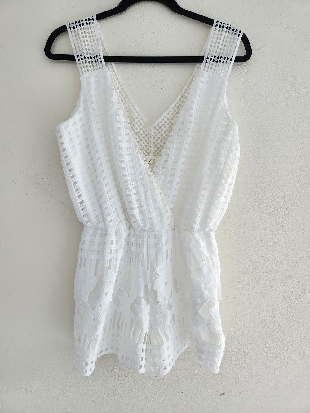 ILLA ILLA White Lace V-Neck Romper